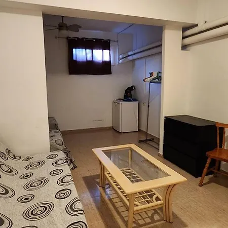 3 Bedroom Fab House,hill Views, Near Beach,& Airport