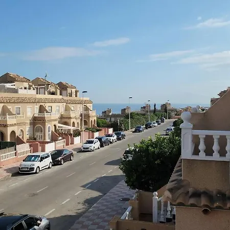 3 Bedroom Fab House,hill Views, Near Beach,& Airport